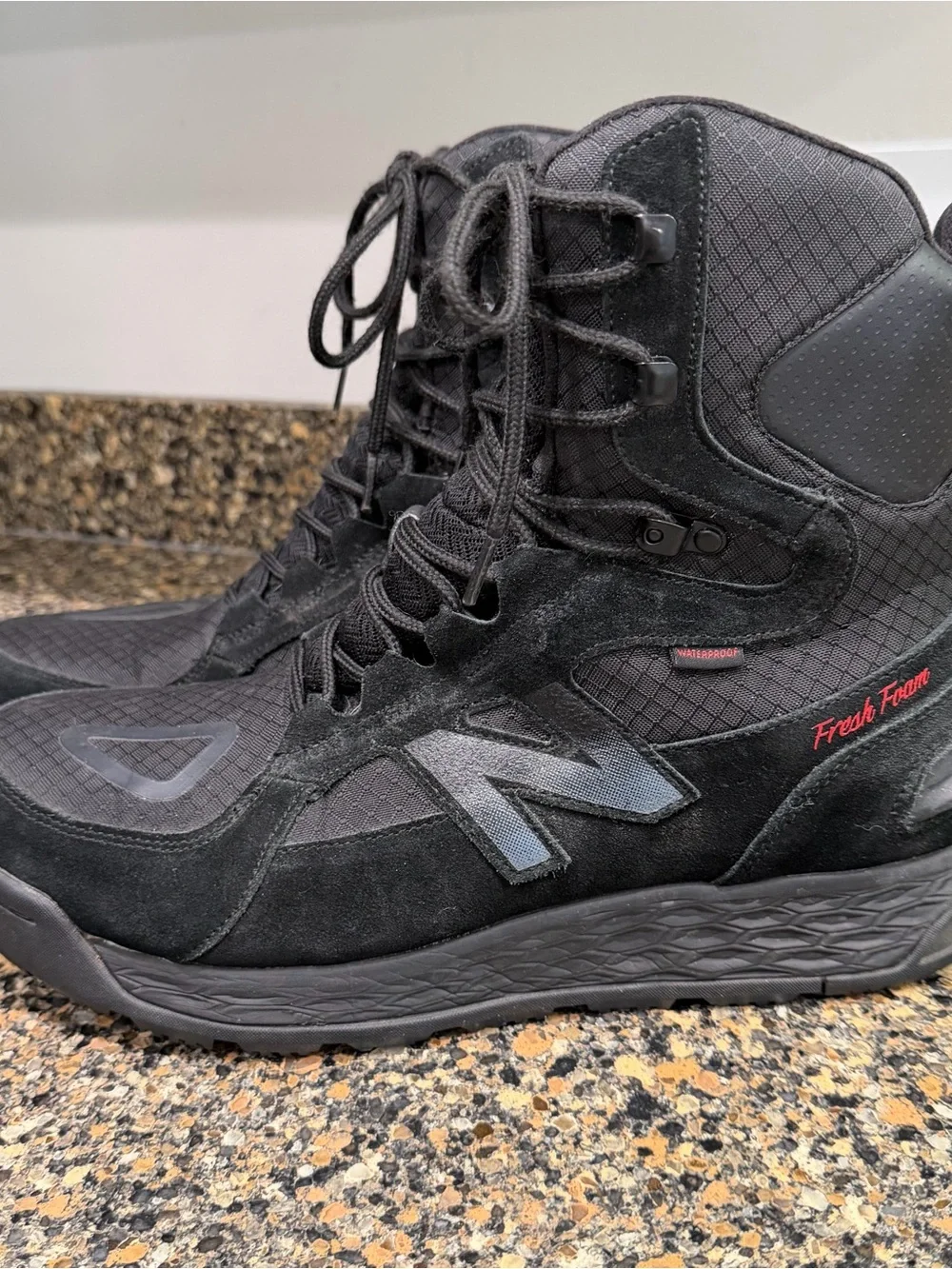 New Balance Men’s Black High-Top Athletic Boots fresh foam 1000 size 12